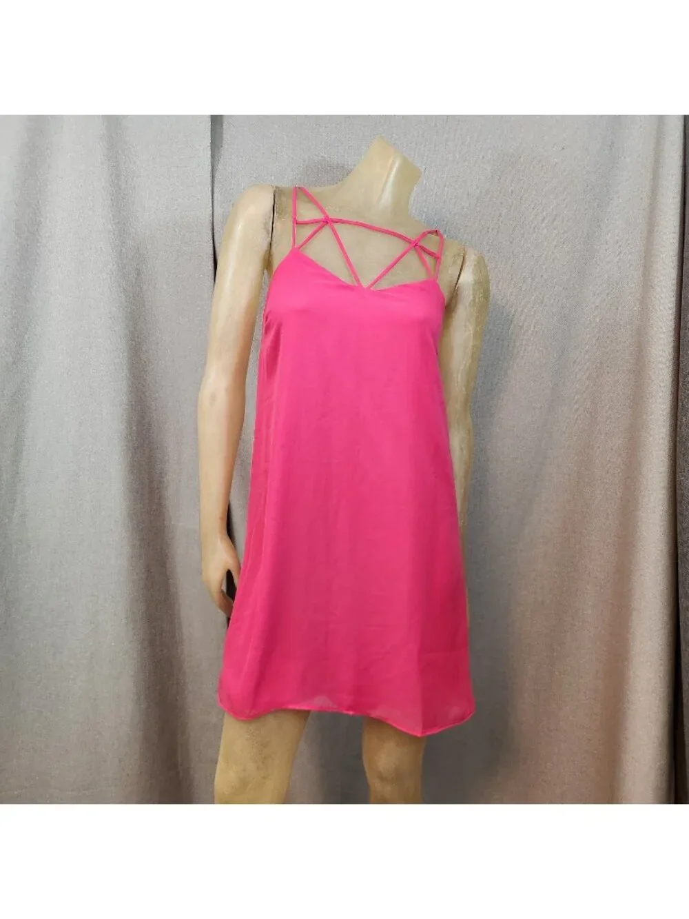 Charlotte Russe Solid Pink Sweetheart Neck Slvlss Strappy Shift Dress MEDIUM - Picture 1 of 6